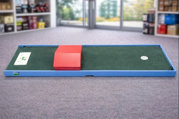 Mini golf hole 7 rental with LED lighting for large events and group play