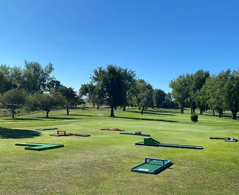 Mini golf rentals near me